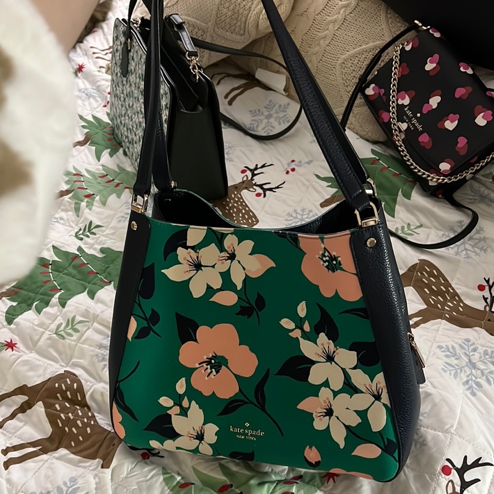 ♠️NEW WITH TAGS♠️ kate spade satchel